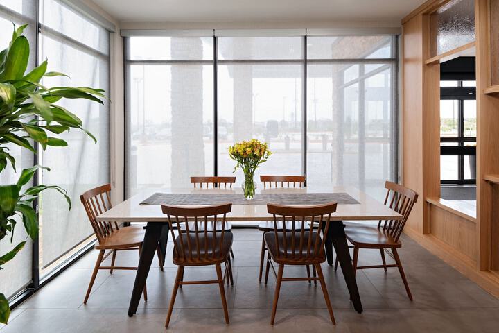 Dining 18 of 24