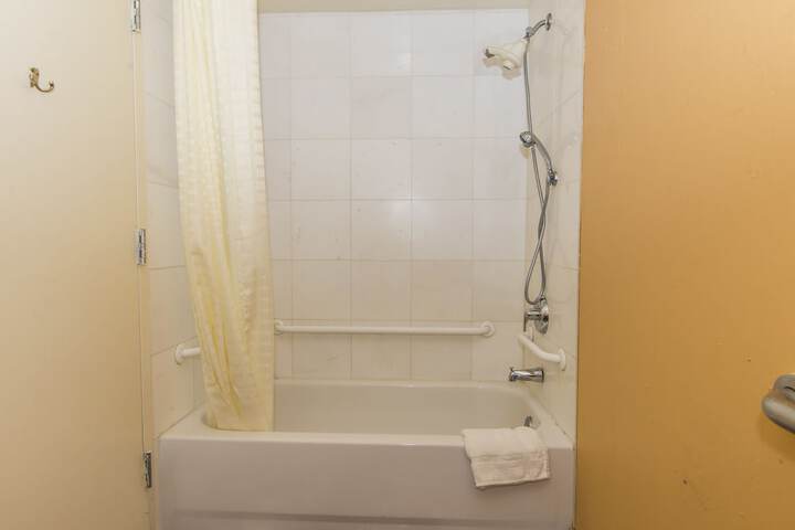 Room 26 of 28