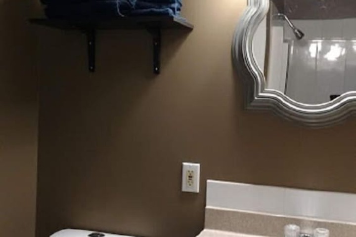 Room 11 of 20