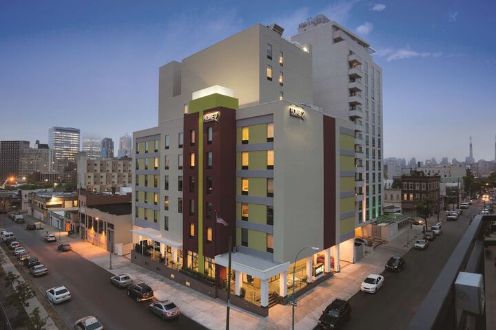Hotel 8 of 63