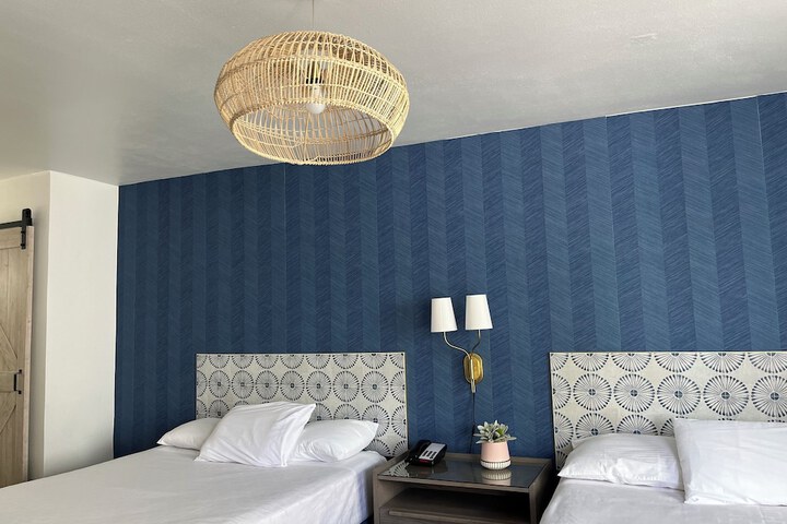 Room 16 of 34