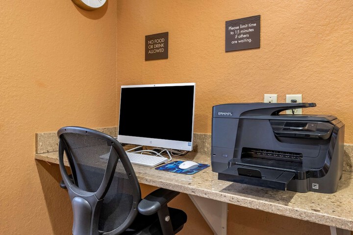 Comfort Inn & Suites Orlando North