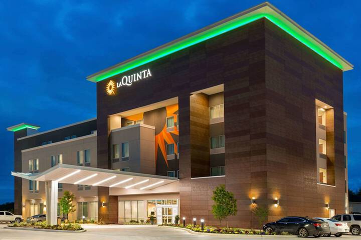 Hotel 4 of 69