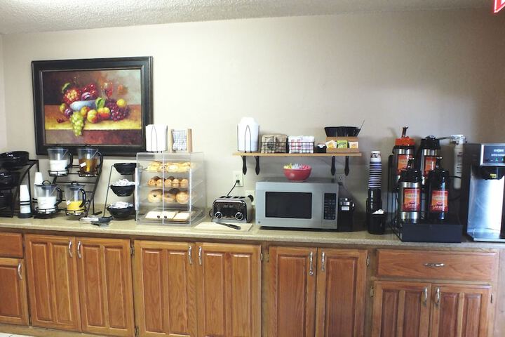 Breakfast/Coffee Service 34 of 36