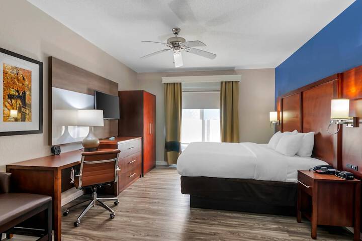 Comfort Suites St. Charles - St Louis