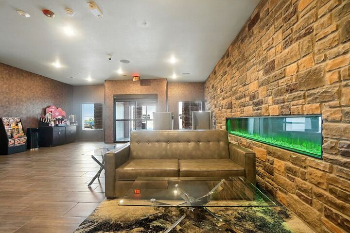 Cobblestone Hotel & Suites-Bellefontaine