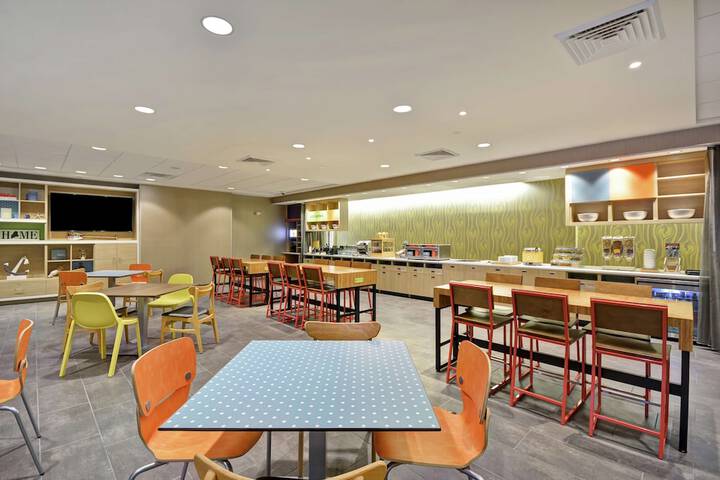Home2 Suites by Hilton Portland Airport