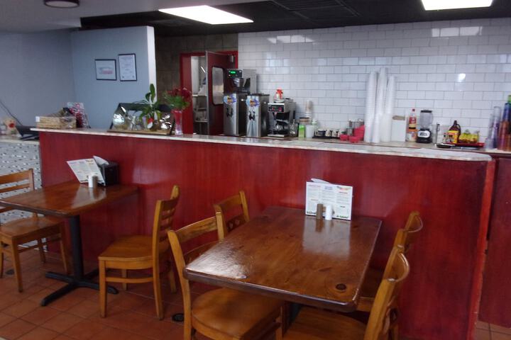 Dining 19 of 20