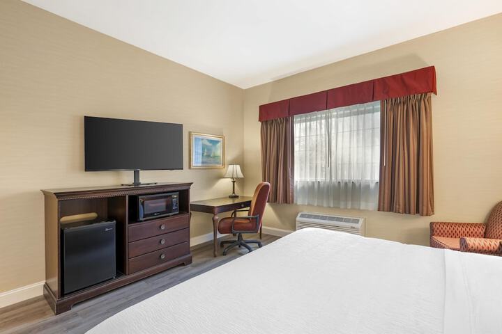 Best Western Plus Vineyard Inn & Suites