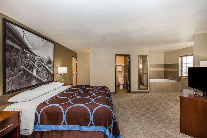 Room 13 of 26