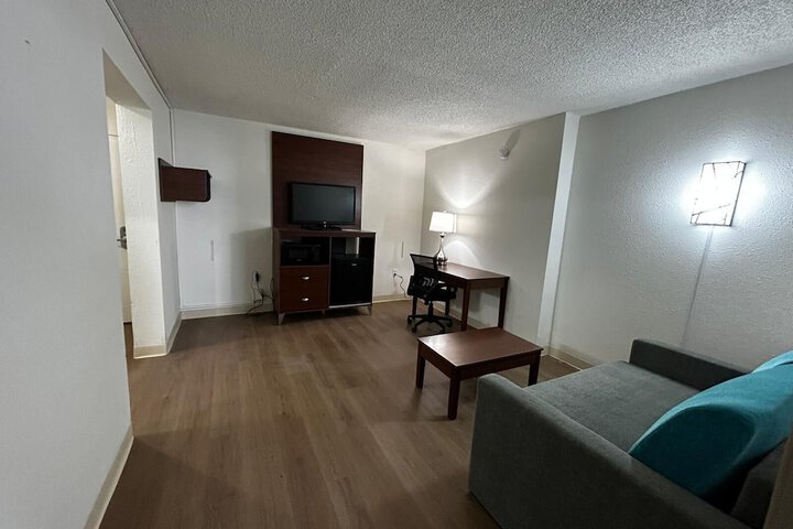 Room 13 of 26