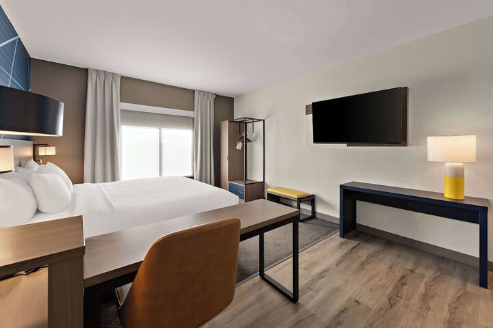 Comfort Suites Columbus East Broad