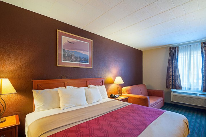 Room 11 of 38