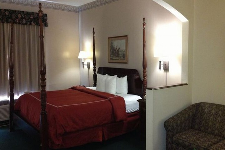 Room 4 of 13