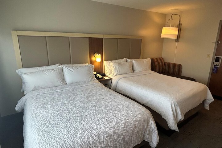 Best Western Roslyn-Long Island Hotel
