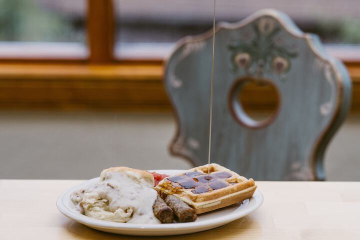 Dining 40 of 44