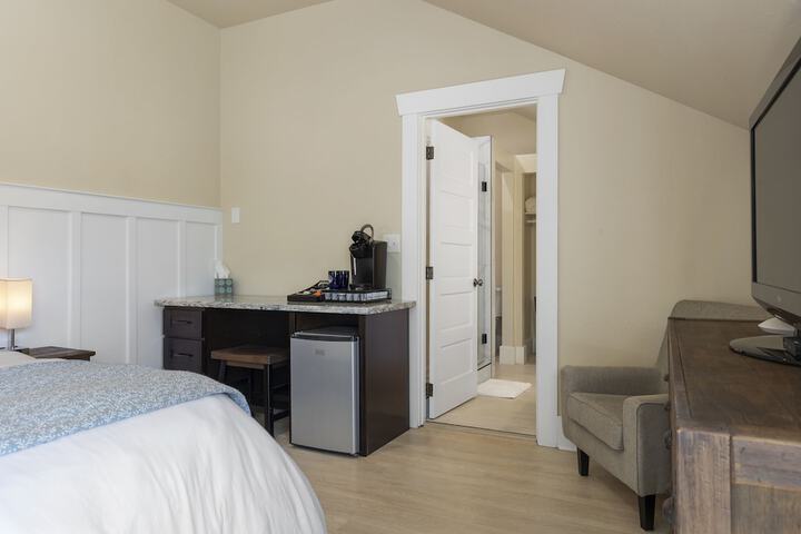 Waterfront Inn