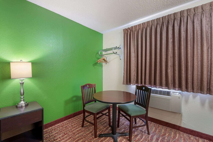 Room 22 of 27