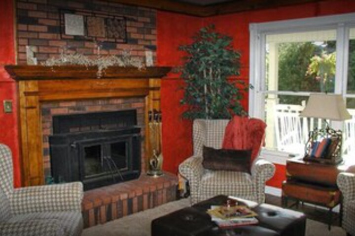 McKenzie House B & B