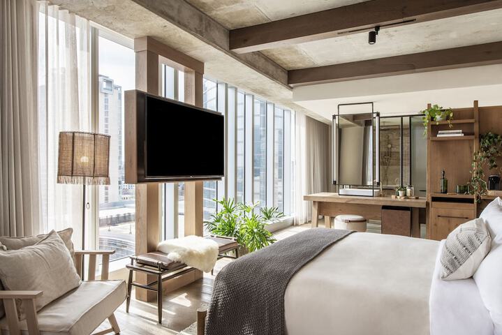 Room 10 of 67