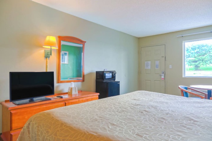 Room 13 of 31