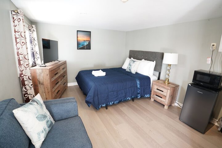 Room 32 of 44