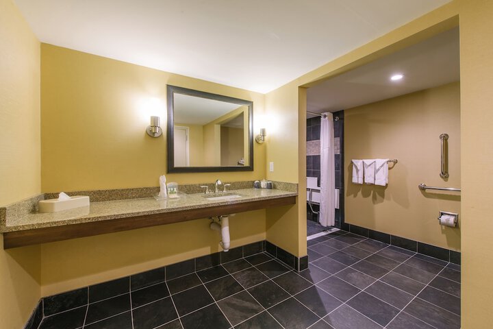Room 9 of 20