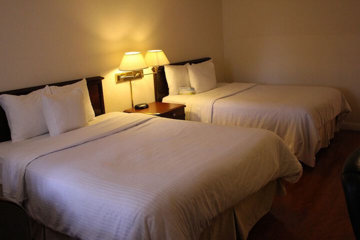 Room 32 of 43