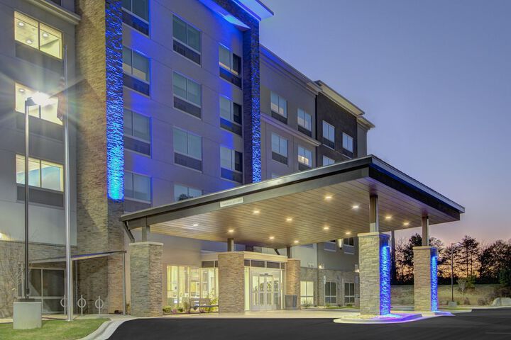 Hotel 4 of 34