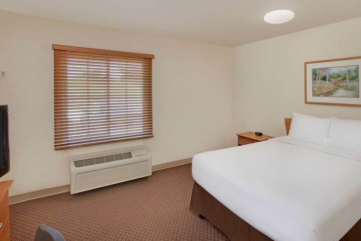 Room 27 of 35