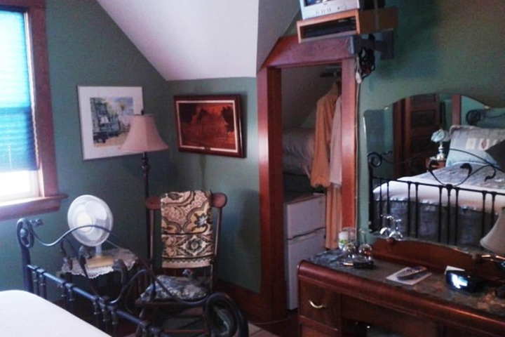 Room 23 of 46