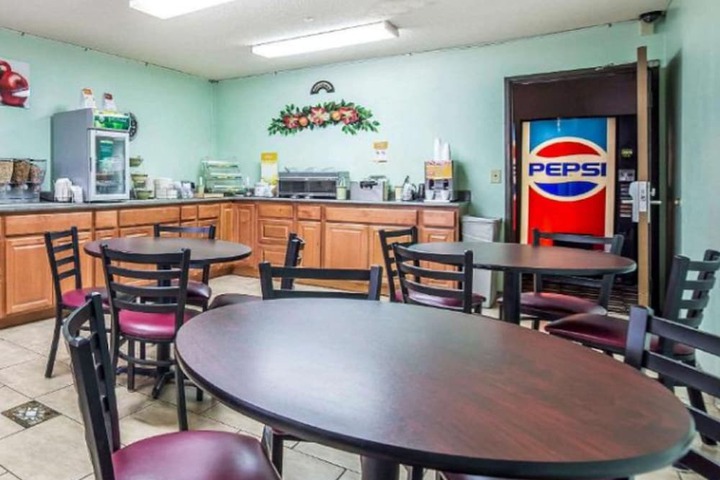 FairBridge Inn & Suites Sunnyside
