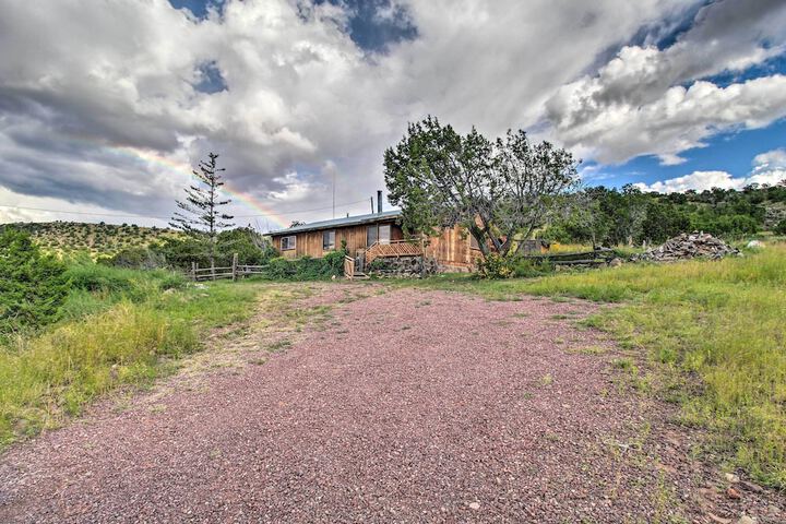 Peaceful Ranch Cabin 3 Mi to Becker Lake!