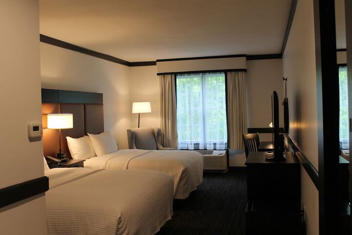 Room 21 of 38