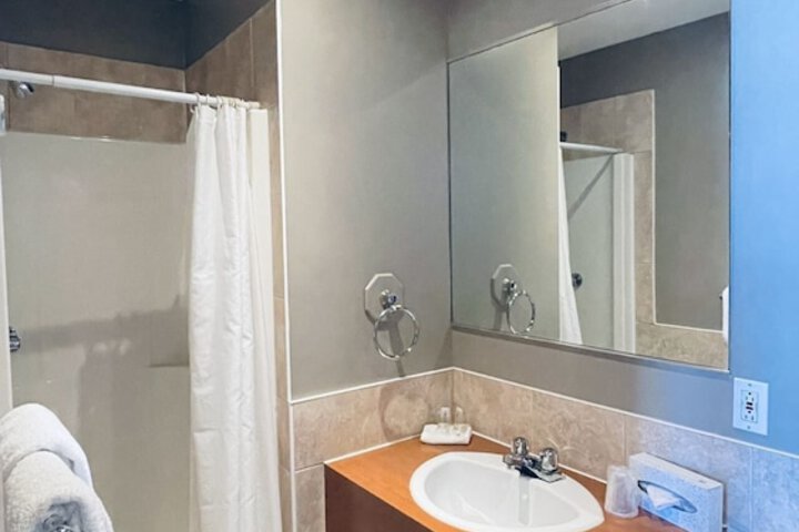 Falcon Motel Brossard