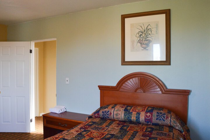 Room 28 of 39