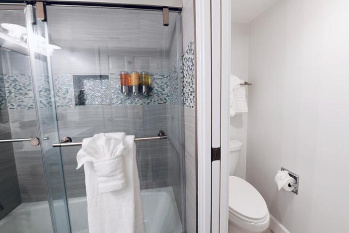 Royal Villa - Ocean View - Heated Pools - SEASCAPES BEST 1 BEDROOM - 3 BEDS - End Unit