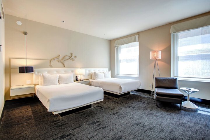 Room 43 of 112