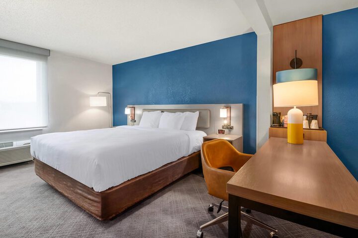 Comfort Inn & Suites Sheboygan I-43