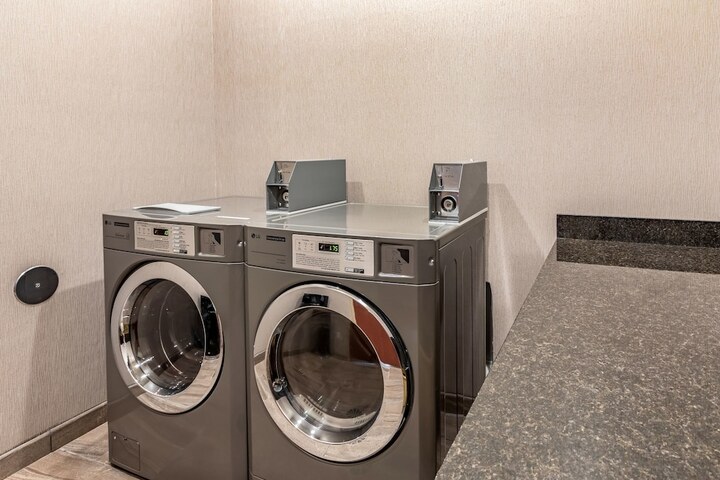 Laundry 33 of 35