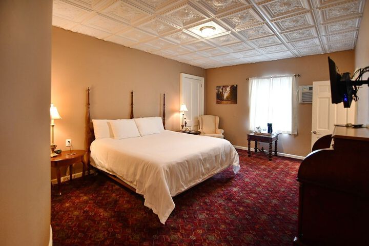 Room 12 of 22