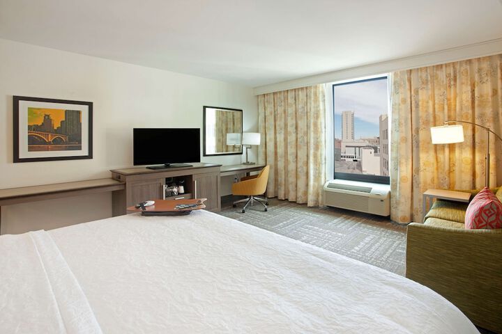 Room 27 of 39