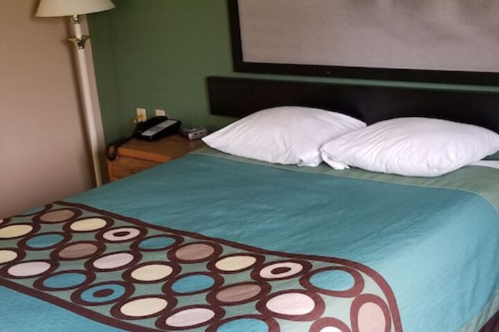 Room 14 of 25