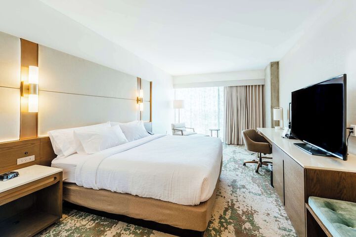 Room 52 of 120
