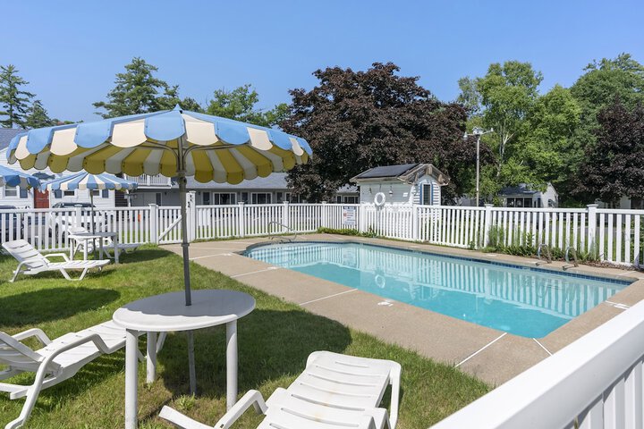 The Beaches Guest Rooms and Cottages