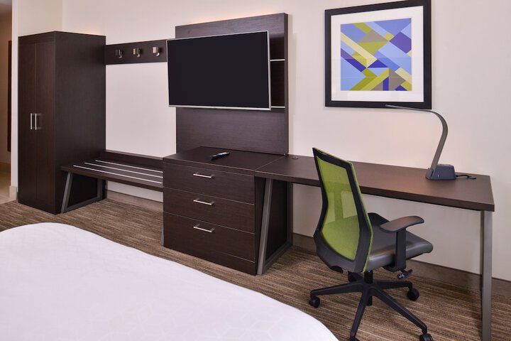 Room 30 of 69