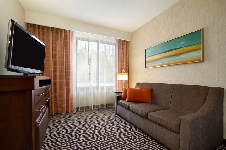 Embassy Suites by Hilton Fayetteville Fort Bragg