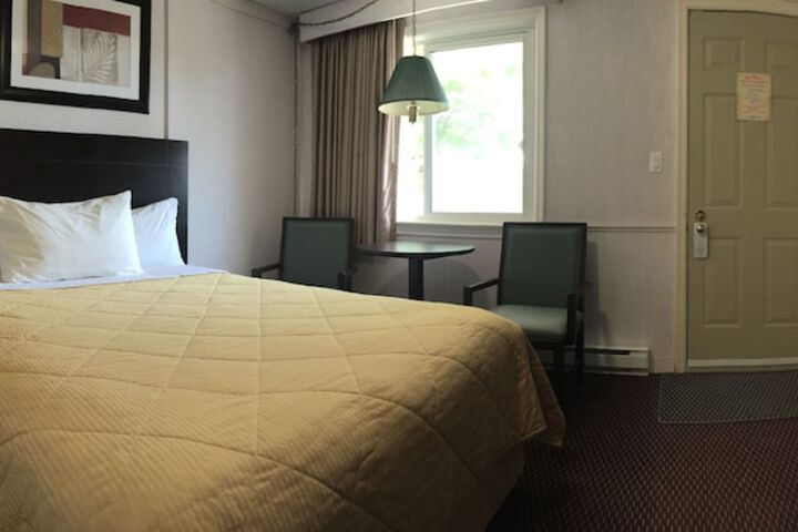 Room 33 of 57