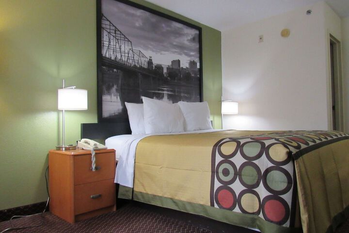 Room 35 of 74