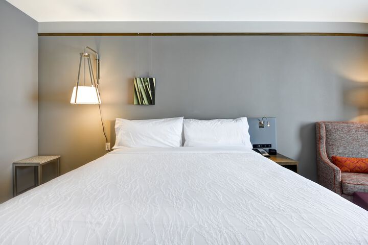 Room 12 of 38